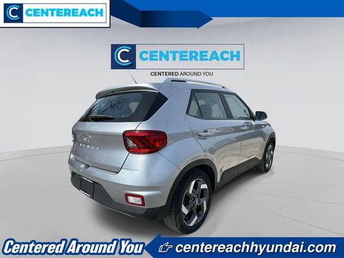Used 2023 Hyundai Venue SEL w/ Cargo Package image 4
