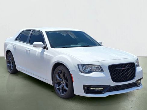 Used 2021 Chrysler 300 S w/ S Model Appearance Package RWD image 8