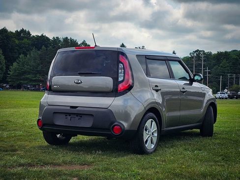 Used 2016 Kia Soul FWD image 3