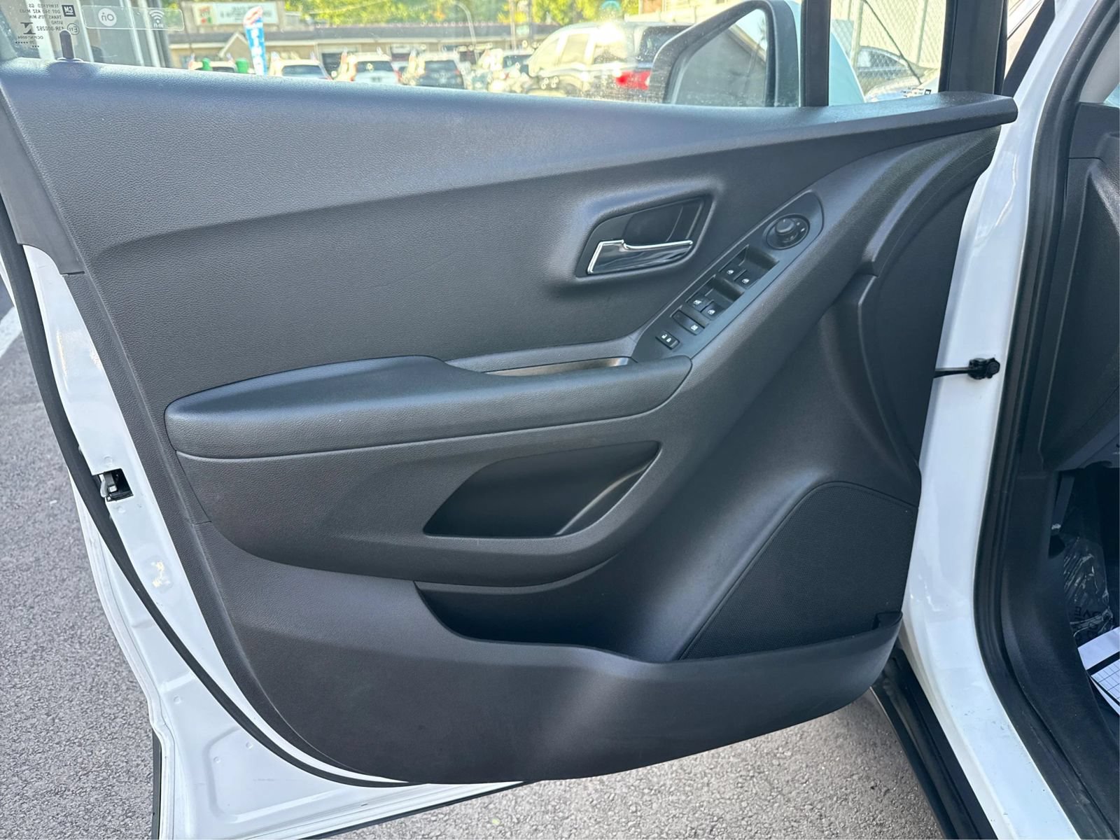 Used 2020 Chevrolet Trax LT w/ LT Convenience Package FWD image 20