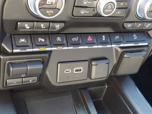 Used 2019 GMC Sierra 1500 AT4 w/ AT4 Premium Package image 23