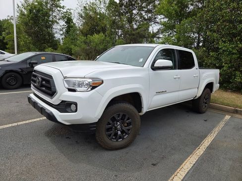 Used 2022 Toyota Tacoma SR5 image 4