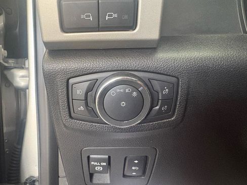 Used 2015 Ford F150 Lariat image 12