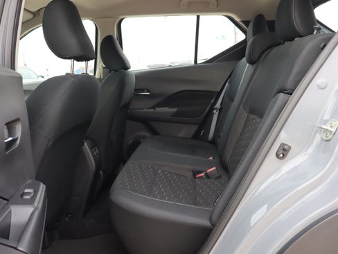 Used 2023 Nissan Kicks SV image 10