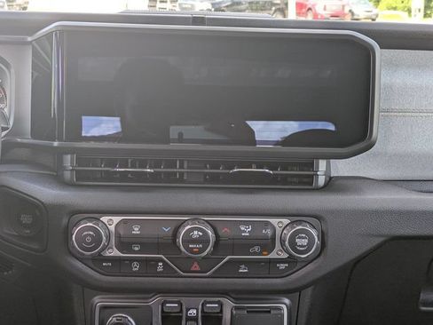 New 2025 Jeep Gladiator Sport AWD/4WD image 17