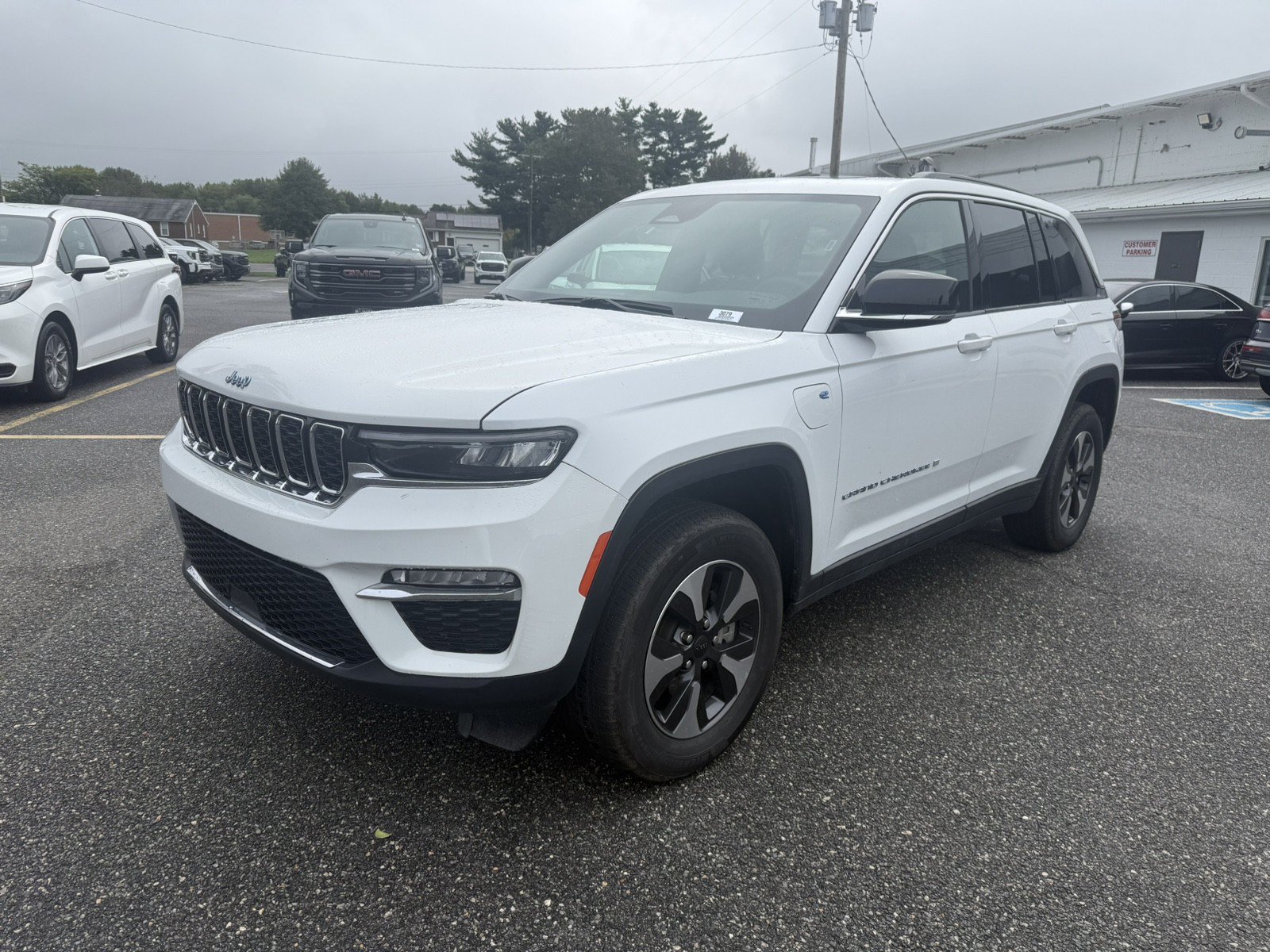 Used 2025 Jeep Grand Cherokee Limited 4xe AWD/4WD image 7