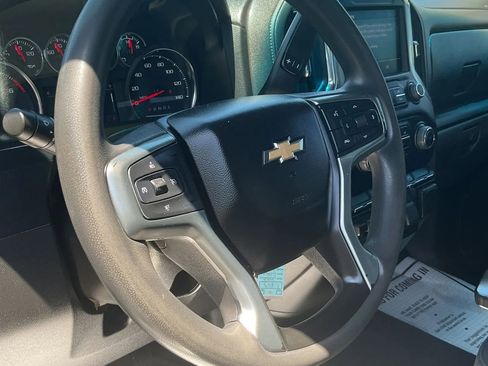 Used 2022 Chevrolet Silverado 2500 LT AWD/4WD image 21