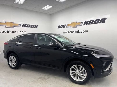 Used 2025 Buick Envista Preferred w/ Convenience I Package FWD image 3