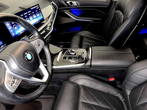 Used 2023 BMW X7 xDrive40i w/ Executive Package image 19