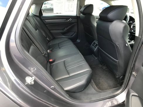 Used 2018 Honda Accord Touring image 12