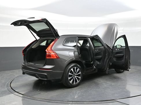 Used 2024 Volvo XC60 B5 Plus AWD/4WD image 42