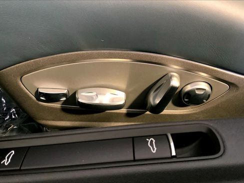 Used 2025 Porsche 718 Boxster S image 37