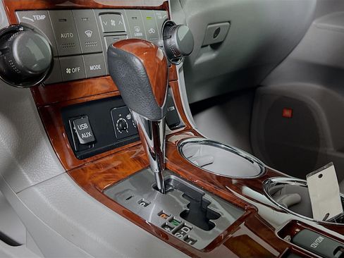 Used 2013 Toyota Highlander Limited FWD image 24