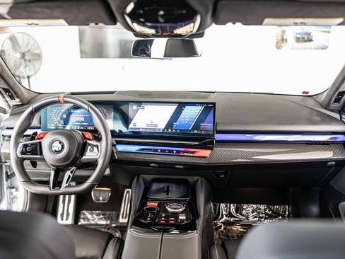 Used 2025 BMW M5 w/ Carbon Package image 37