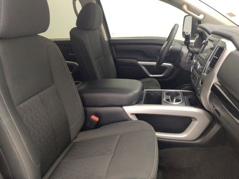 Used 2019 Nissan Titan SV w/ SV Convenience Package RWD image 21
