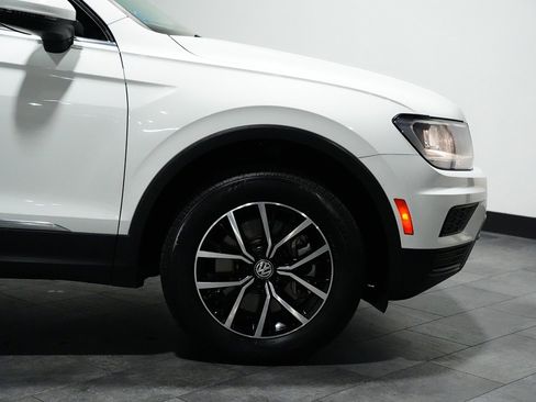 Used 2021 Volkswagen Tiguan SE image 4