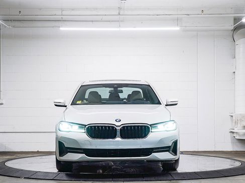 Certified 2022 BMW 530i w/ Premium Package image 2