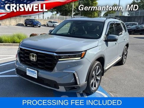 Used 2024 Honda Pilot Touring image 1