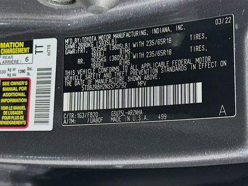 Used 2022 Toyota Highlander LE image 12