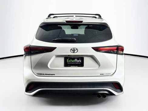 Used 2021 Toyota Highlander XSE AWD/4WD image 7
