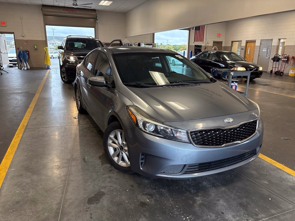 Used 2017 Kia Forte S FWD image 2