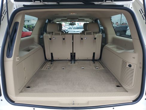 Used 2011 Chevrolet Suburban LTZ image 7