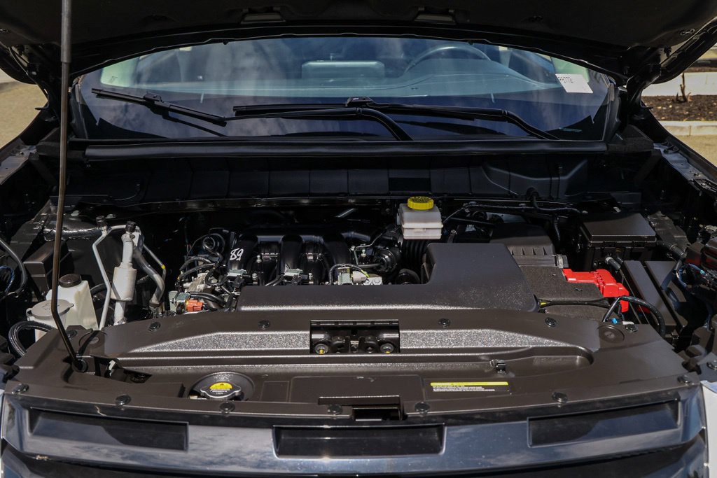 Used 2025 Nissan Pathfinder SV FWD image 33