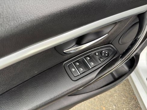 Used 2017 BMW 330i xDrive Wagon image 38