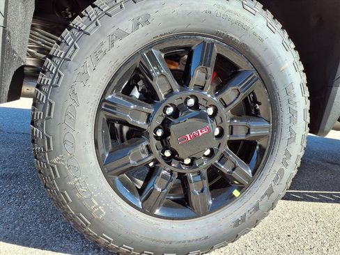 New 2026 GMC Sierra 2500 AT4 w/ AT4 Premium Plus Package image 35