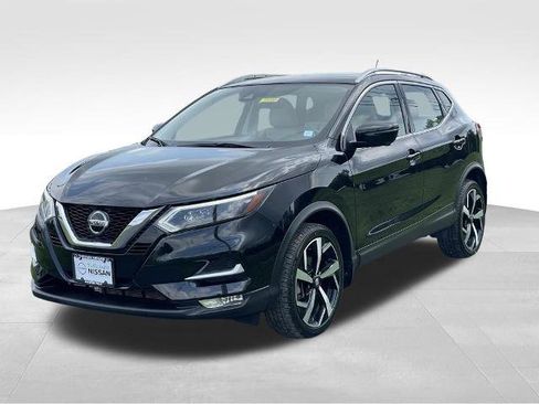 Certified 2020 Nissan Rogue Sport SL w/ Premium Package image 2