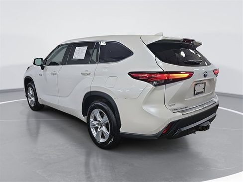 Used 2020 Toyota Highlander LE image 5