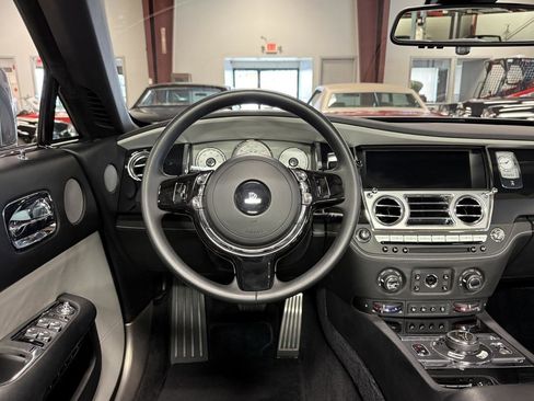 Used 2019 Rolls-Royce Dawn image 85
