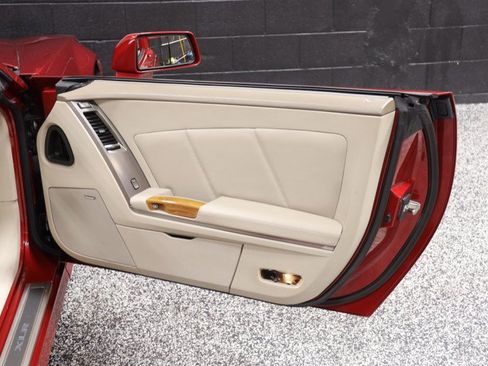 Used 2005 Cadillac XLR RWD image 39