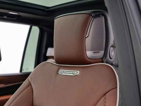 Used 2024 GMC Yukon XL Denali Ultimate AWD/4WD image 17