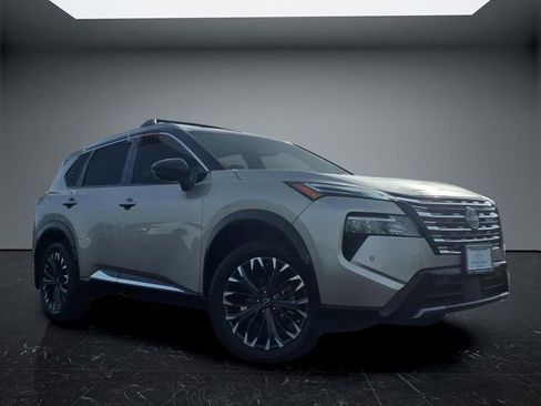 Certified 2025 Nissan Rogue Platinum AWD/4WD image 1