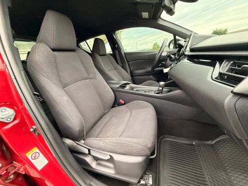 Used 2018 Toyota C-HR XLE FWD image 21