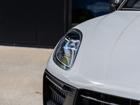 New 2026 Porsche Macan GTS AWD/4WD image 18