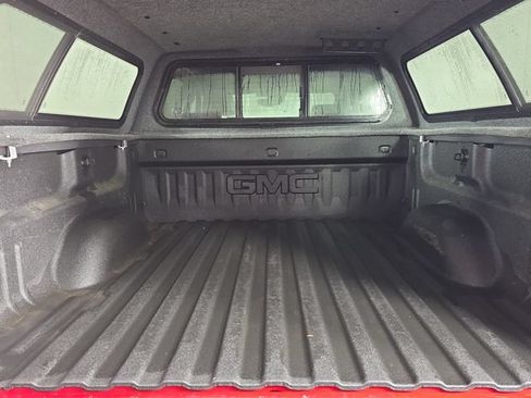 Used 2018 GMC Sierra 1500 SLT AWD/4WD image 9