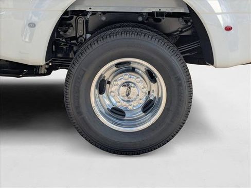 New 2025 Ford F350 Platinum image 9