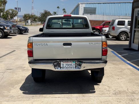 Used 2004 Toyota Tacoma PreRunner RWD image 9