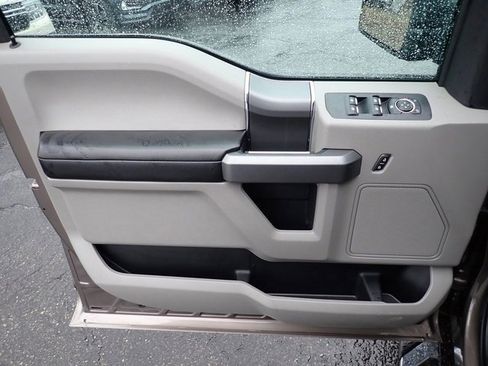 Used 2018 Ford F150 XLT w/ Equipment Group 302A Luxury image 21