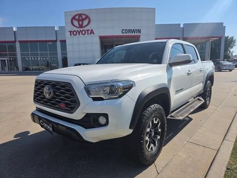 Used 2022 Toyota Tacoma TRD Off-Road w/ Technology Package AWD/4WD image 8