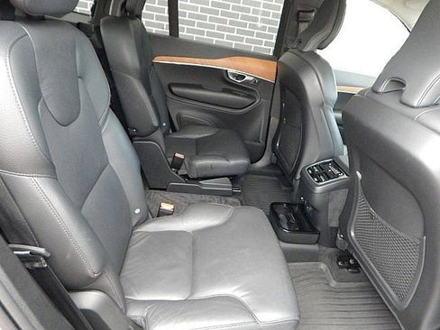 Certified 2024 Volvo XC90 B6 Plus w/ Protection Package Premier image 21