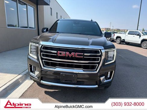 Used 2024 GMC Yukon SLT w/ SLT Premium Package AWD/4WD image 2