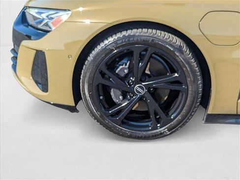 Used 2022 Audi e-tron GT Prestige image 23
