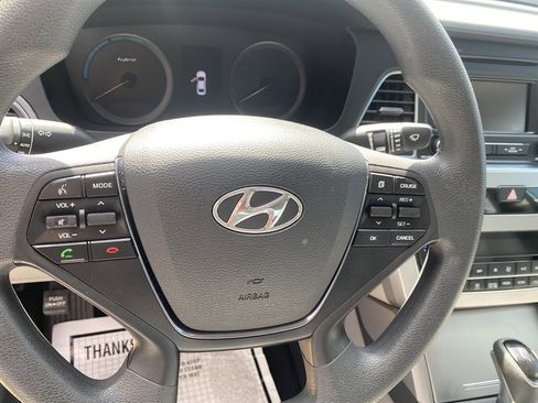 Used 2016 Hyundai Sonata SE image 18