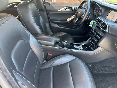 Used 2017 INFINITI QX30 Premium w/ Navigation Package image 48