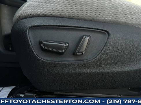 Used 2025 Toyota Sienna LE FWD image 15