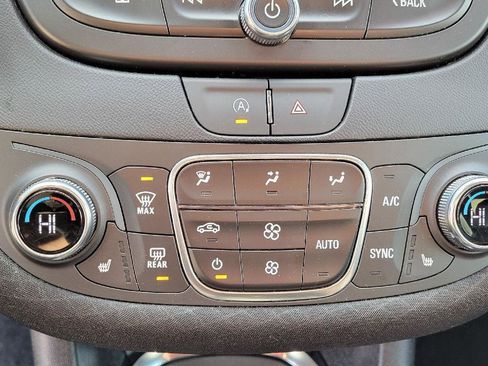 Used 2024 Chevrolet Malibu LT image 20