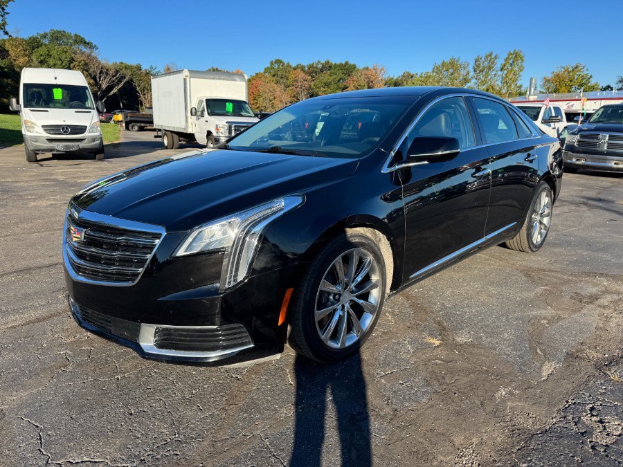 Used 2018 Cadillac XTS FWD image 1